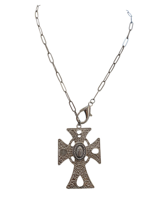 Collar Cruz Plateada