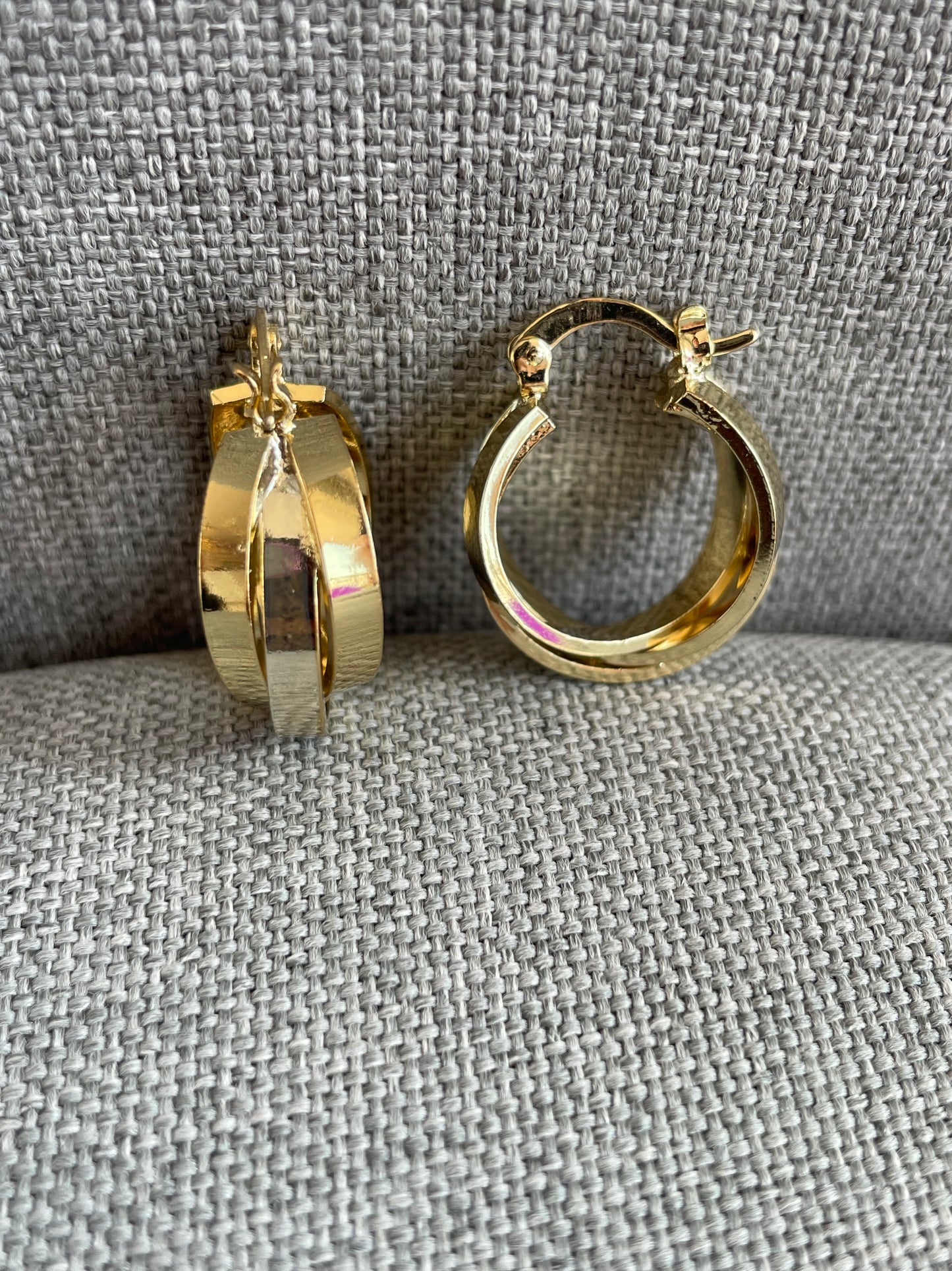 Arracada redonda combinada oro laminado premium